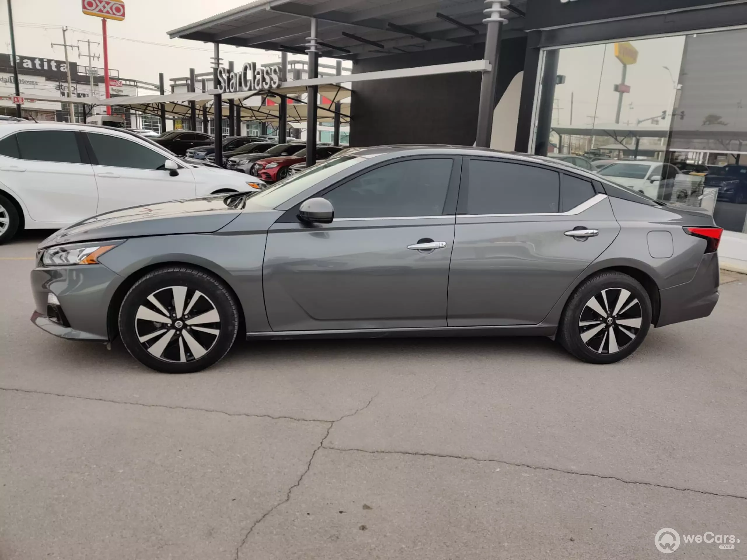 Nissan Altima