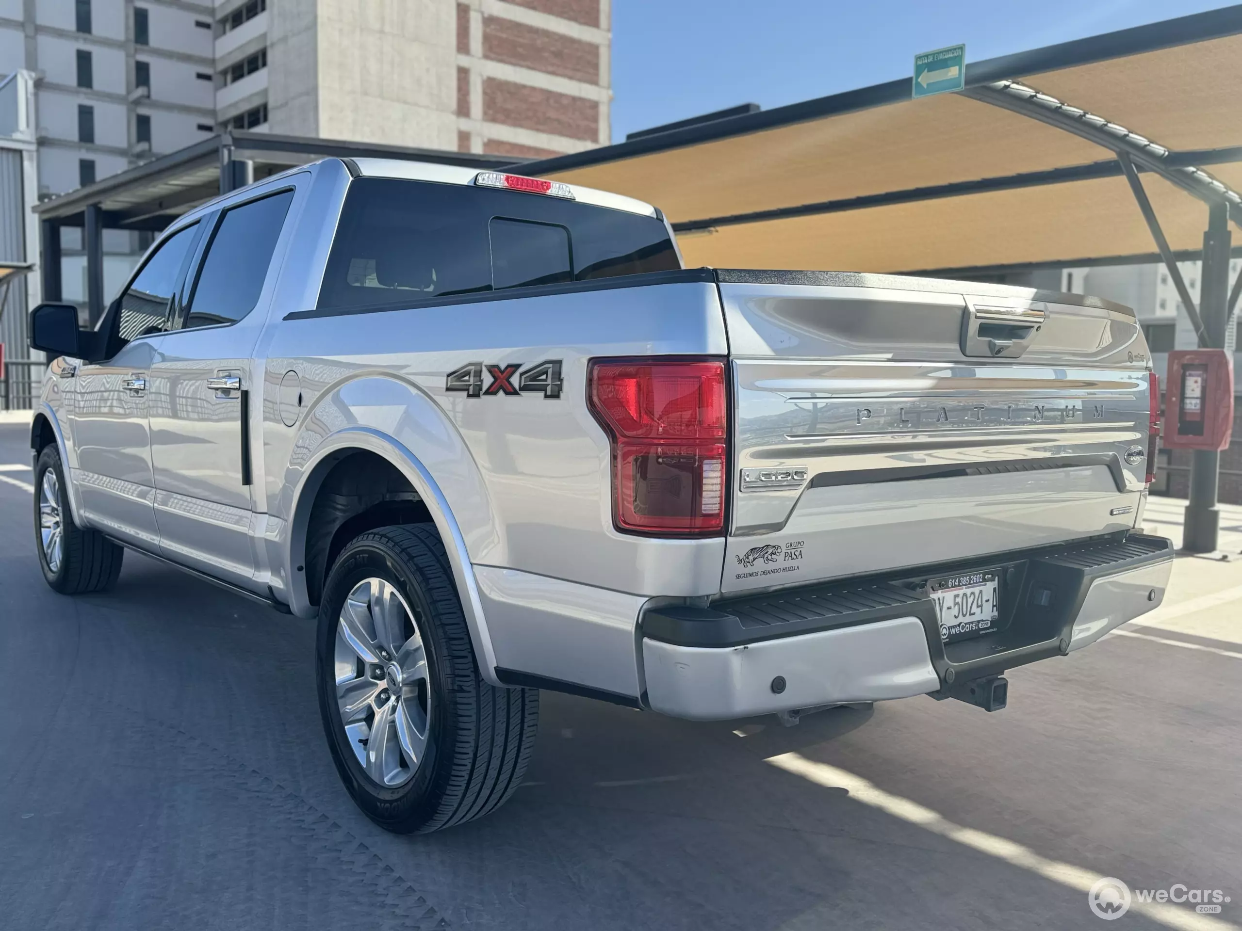 Ford Lobo Pick-Up