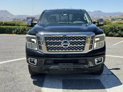 Nissan TITAN 2016
