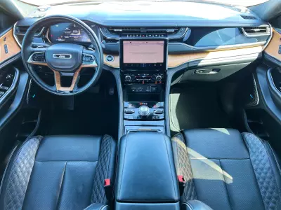 Jeep Grand Cherokee VUD 2022