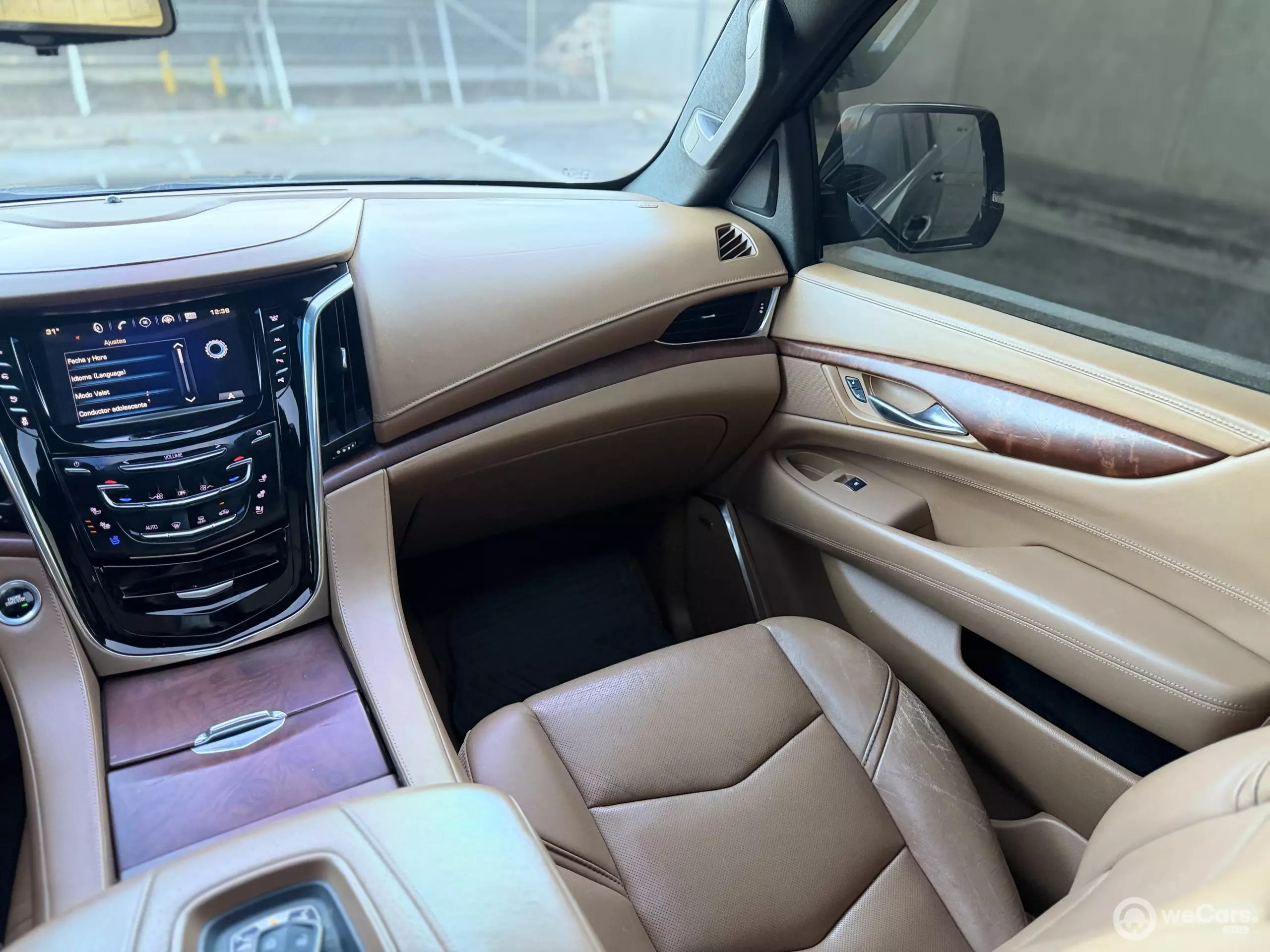 Cadillac Escalade VUD