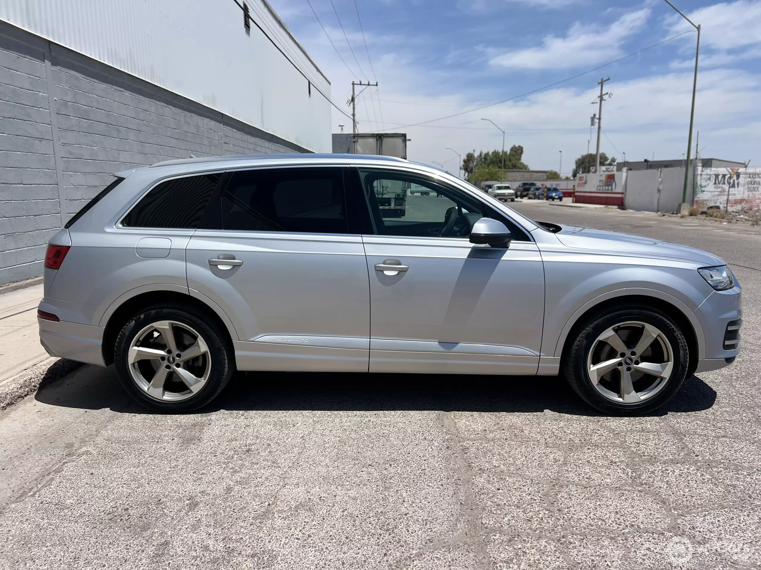 Audi Q7 VUD