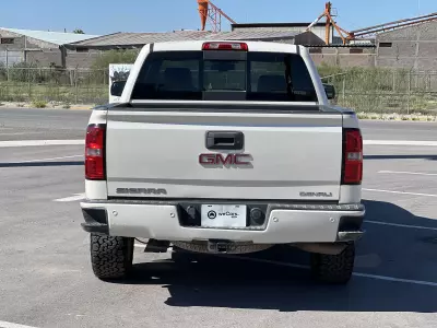 GMC Sierra Pick-Up 4x4 2015