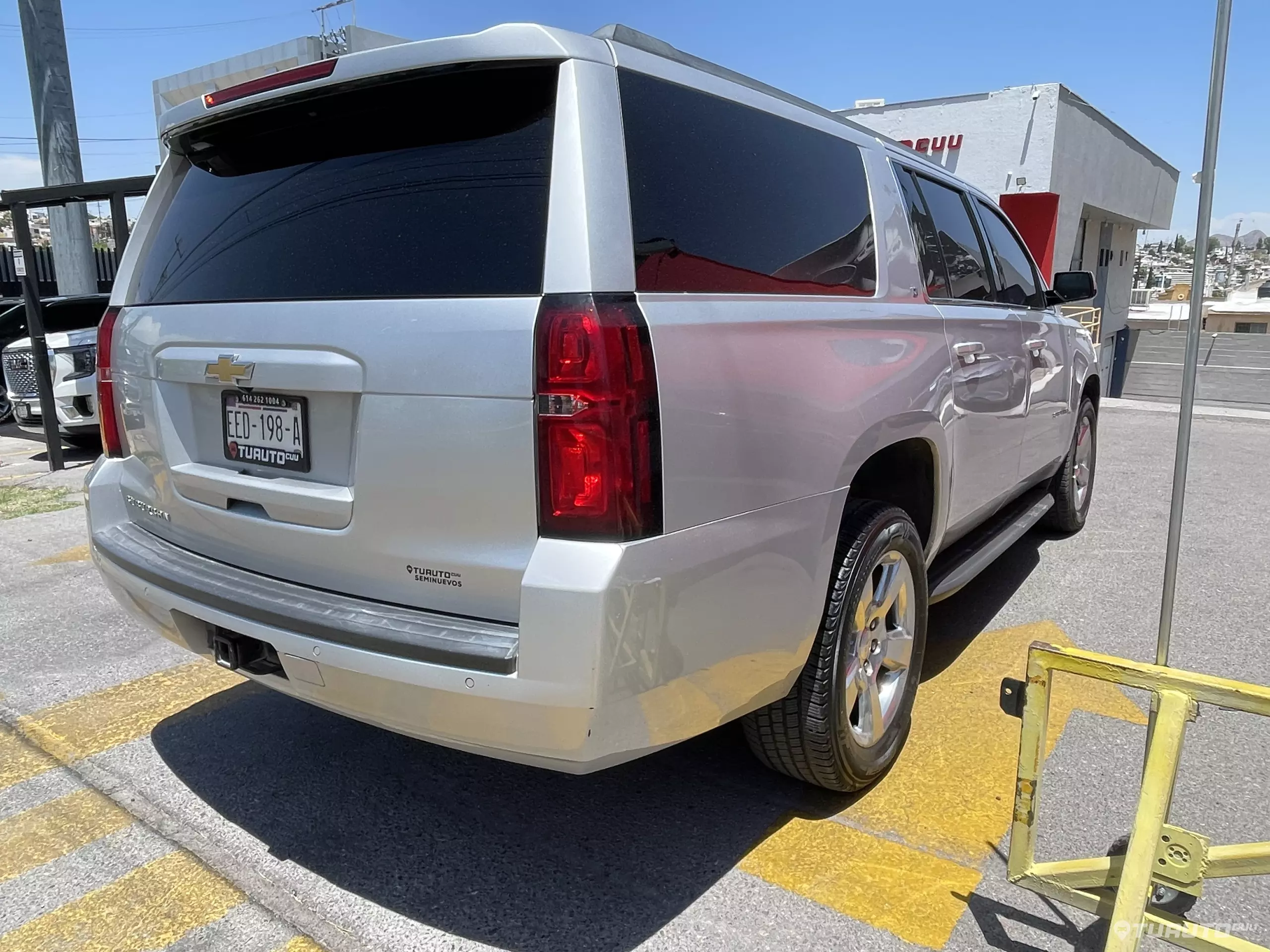Chevrolet Suburban VUD