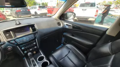Nissan Pathfinder VUD 2016
