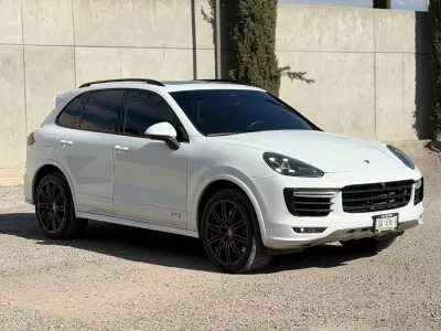 Porsche Cayenne VUD 2016