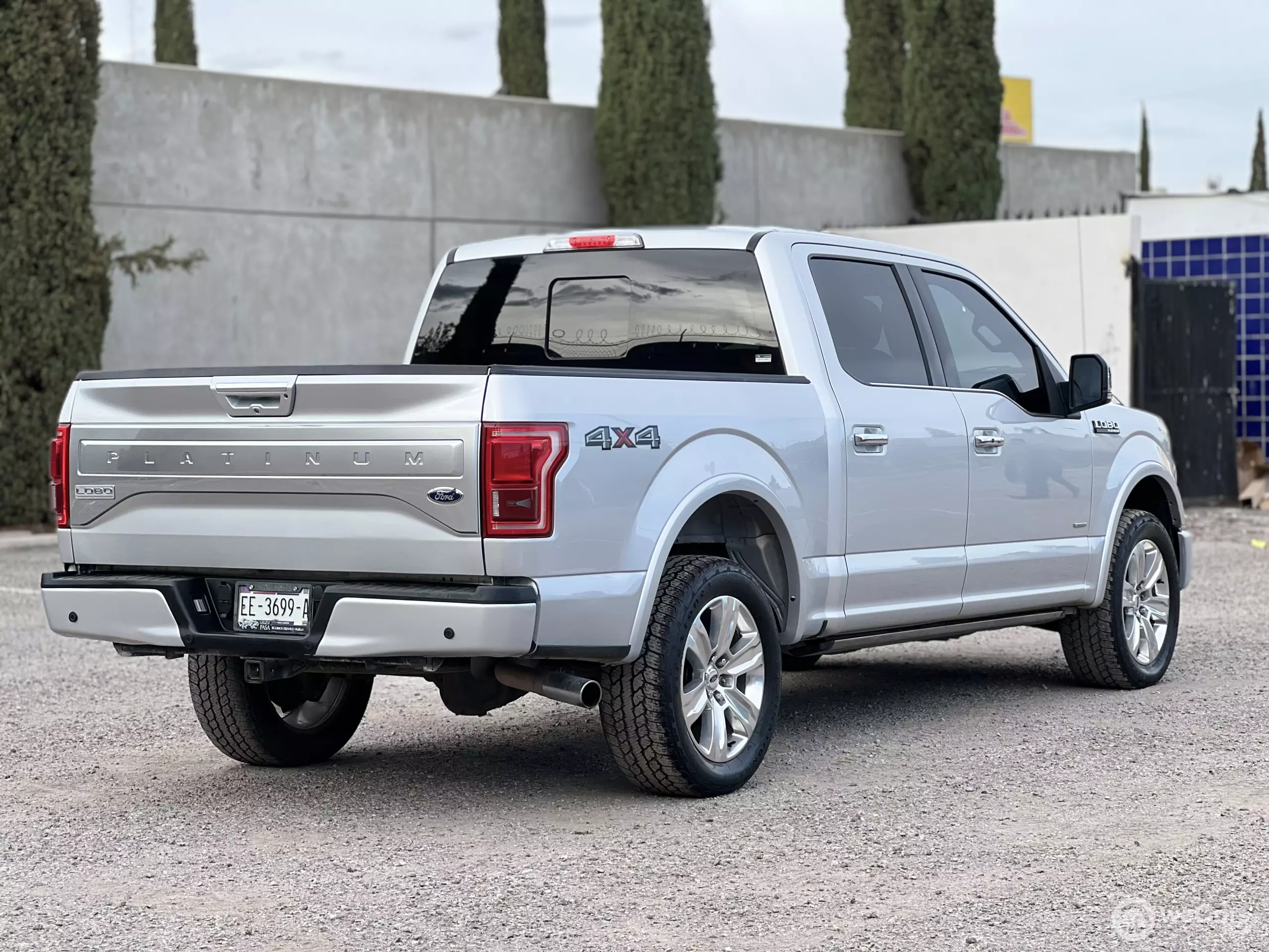 Ford Lobo Pick-Up