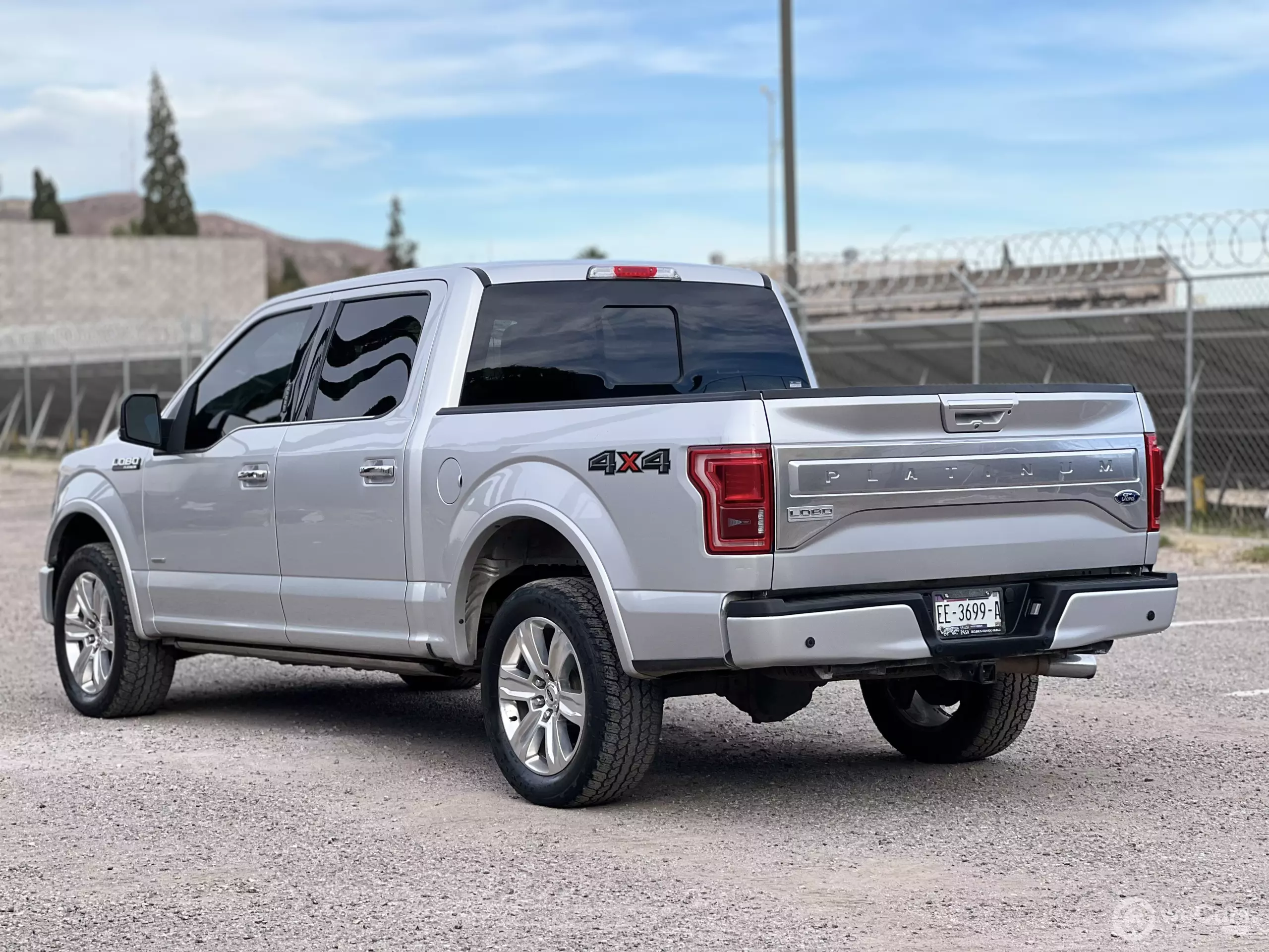 Ford Lobo Pick-Up