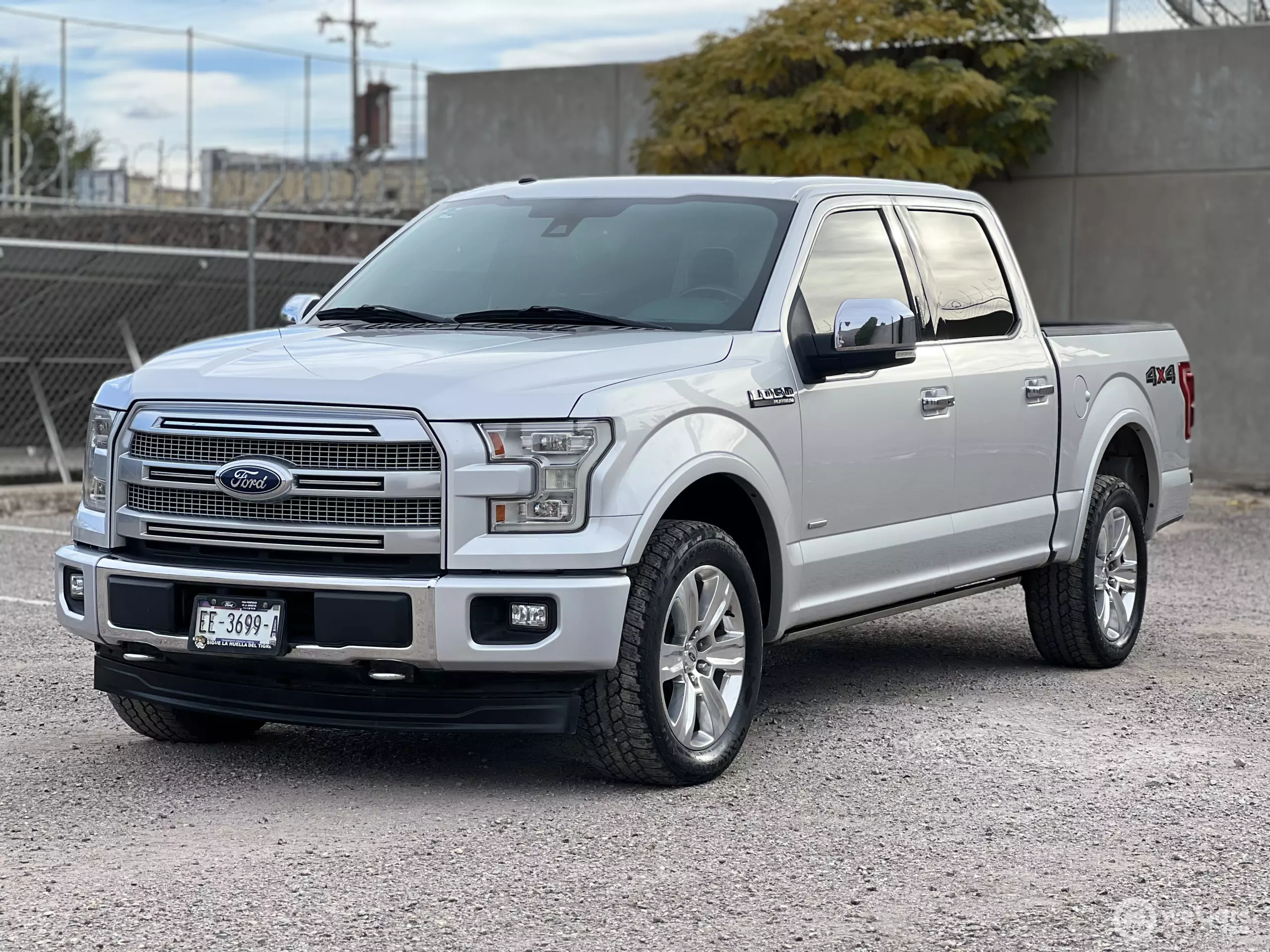 Ford Lobo Pick-Up