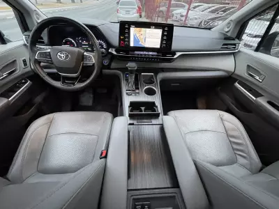 Toyota Sienna Minivan 2022