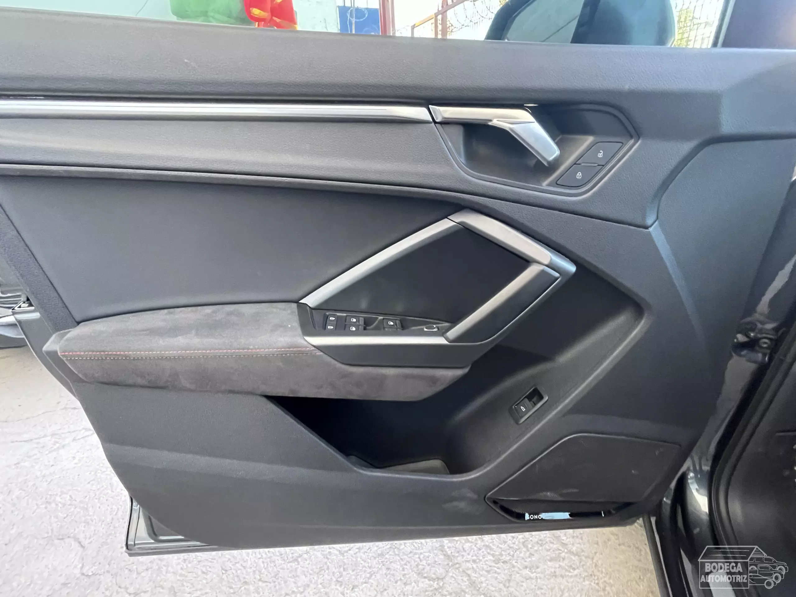 Audi Q3 VUD