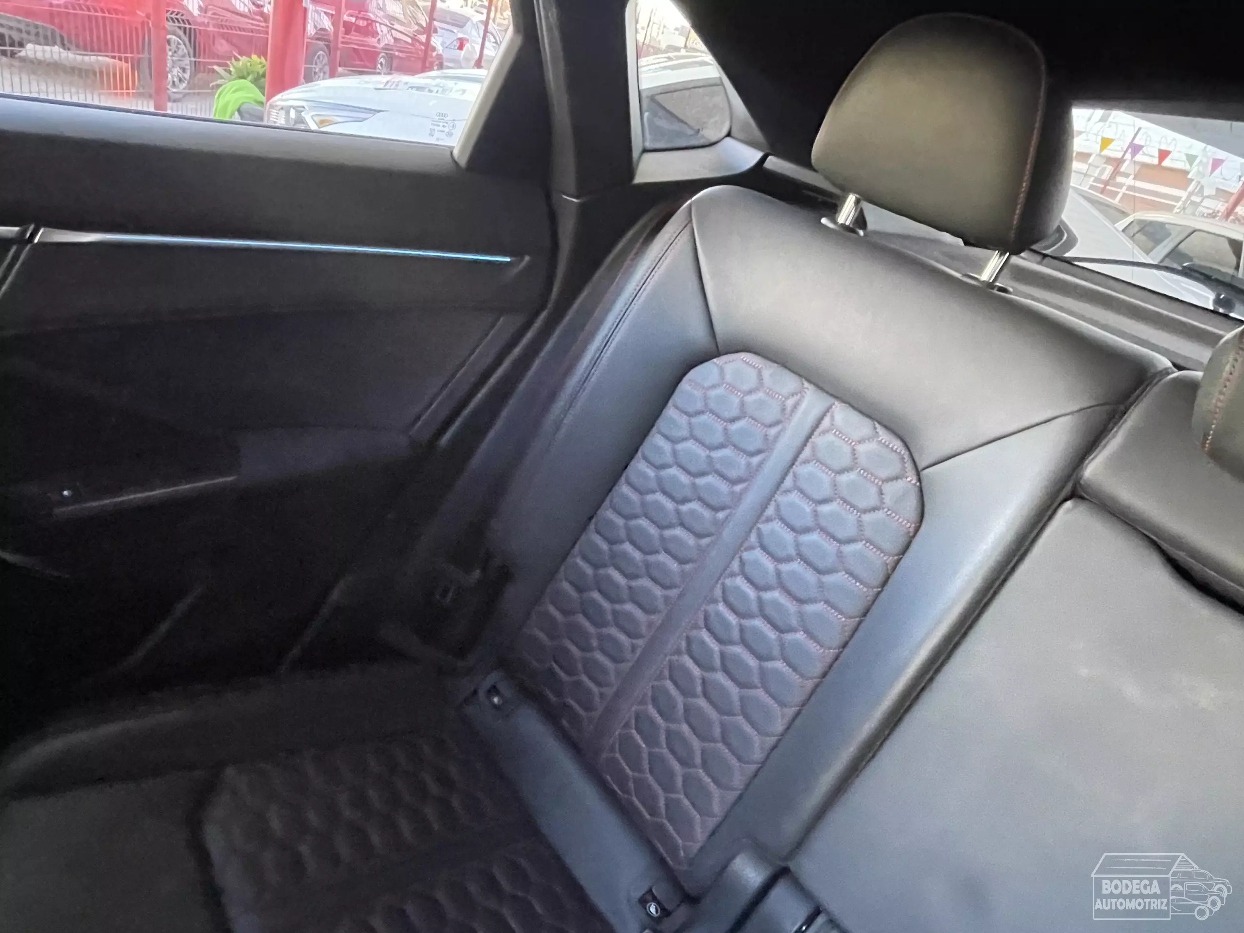 Audi Q3 VUD