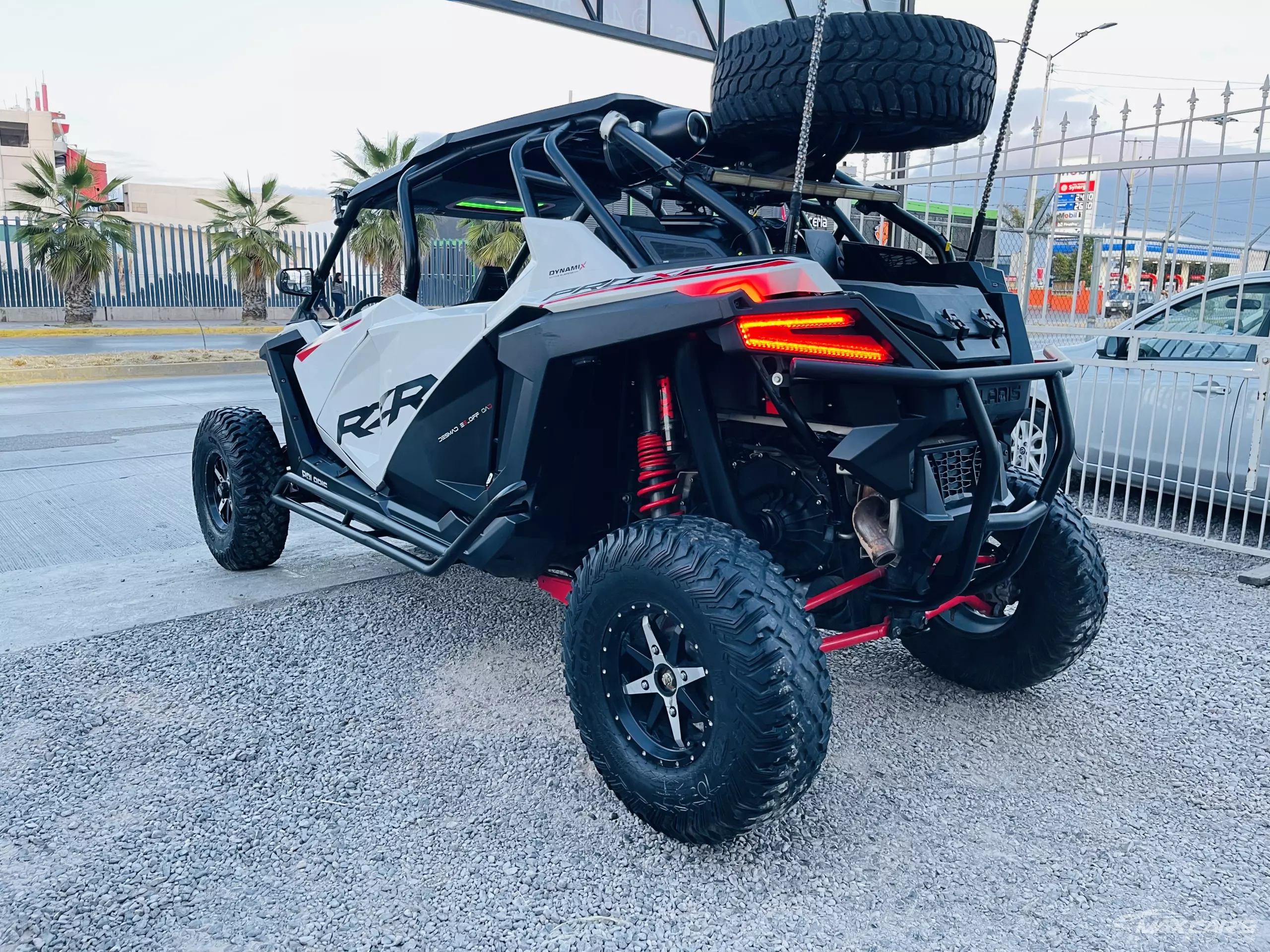 POLARIS RZR 