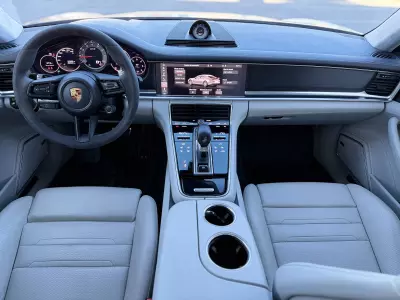 Porsche Panamera 2021