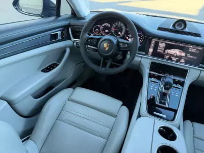 Porsche Panamera 2021