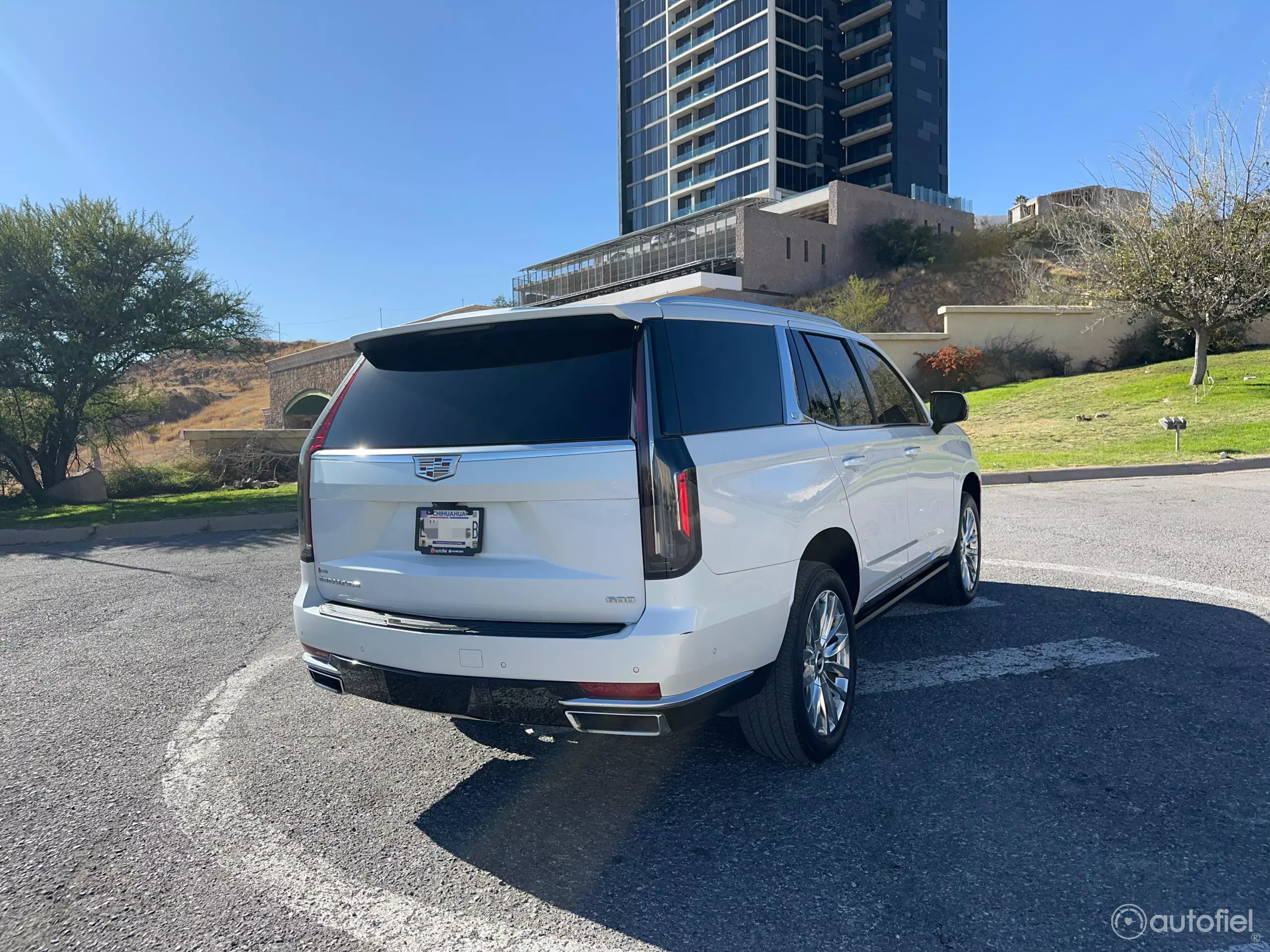 Cadillac Escalade VUD