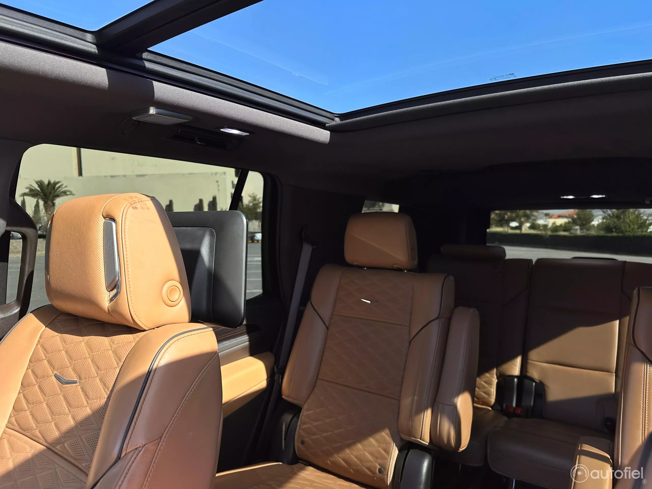 Cadillac Escalade VUD