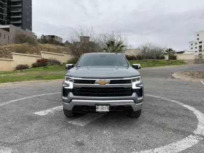 Chevrolet Cheyenne Pick-Up 2023