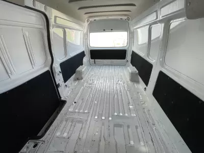 Nissan Urvan Panel 2024