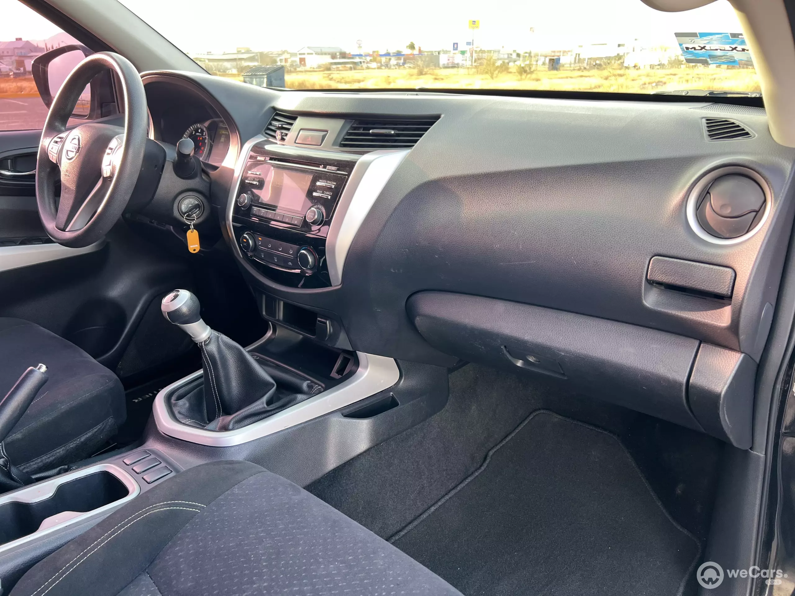 Nissan NP300 Frontier Pick-Up