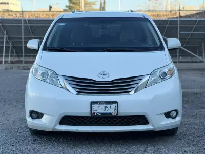 Toyota Sienna Minivan 2017