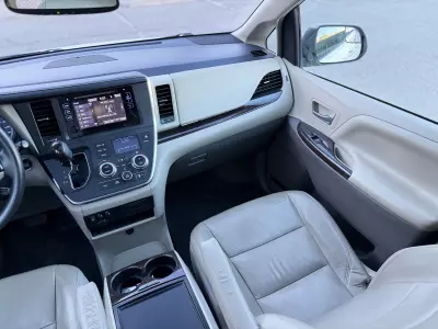 Toyota Sienna Minivan 2017