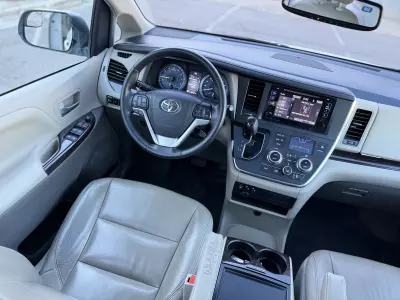 Toyota Sienna Minivan 2017
