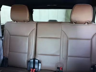 Chevrolet Suburban VUD 2023