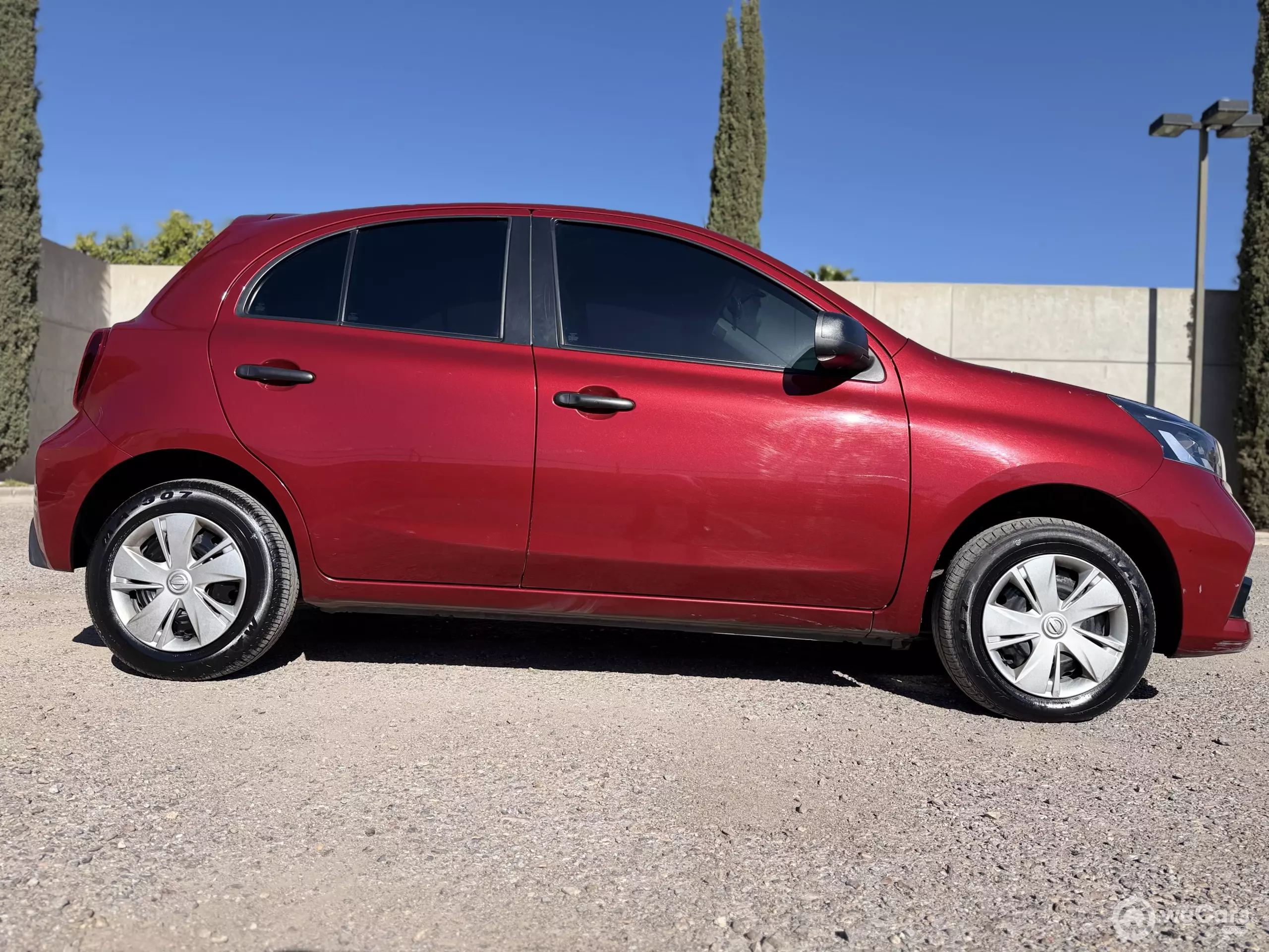 Nissan March