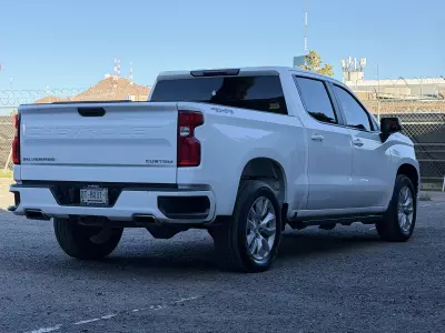 Chevrolet Silverado Pick-Up 2021