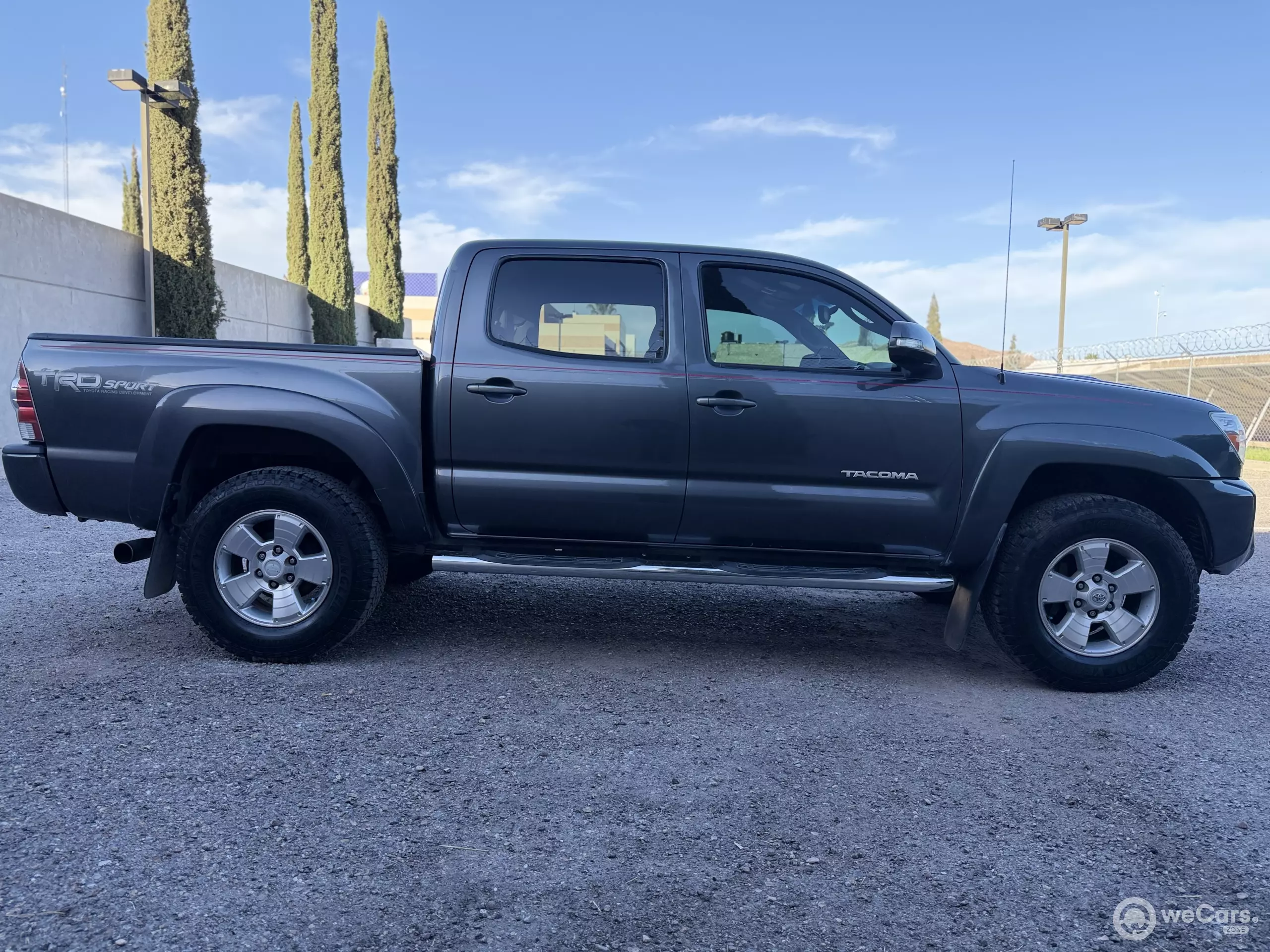 Toyota Tacoma Pick-Up