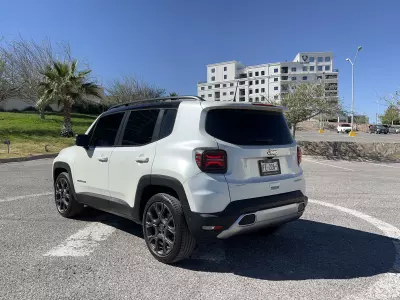 Jeep Renegade VUD 2023