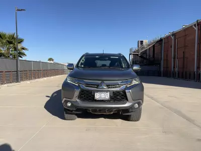 Mitsubishi Montero VUD 2019