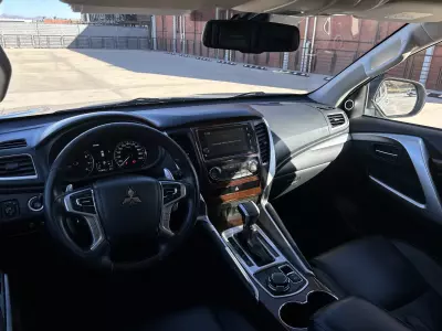 Mitsubishi Montero VUD 2019